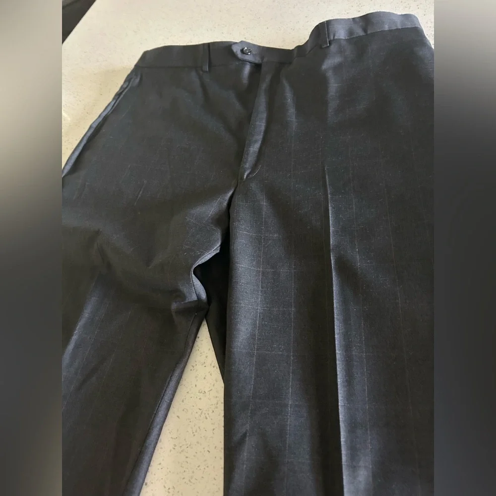 Pronto Uomo Classic Men's gray plaid Blazer and pant suit set 48”L 43” waist
